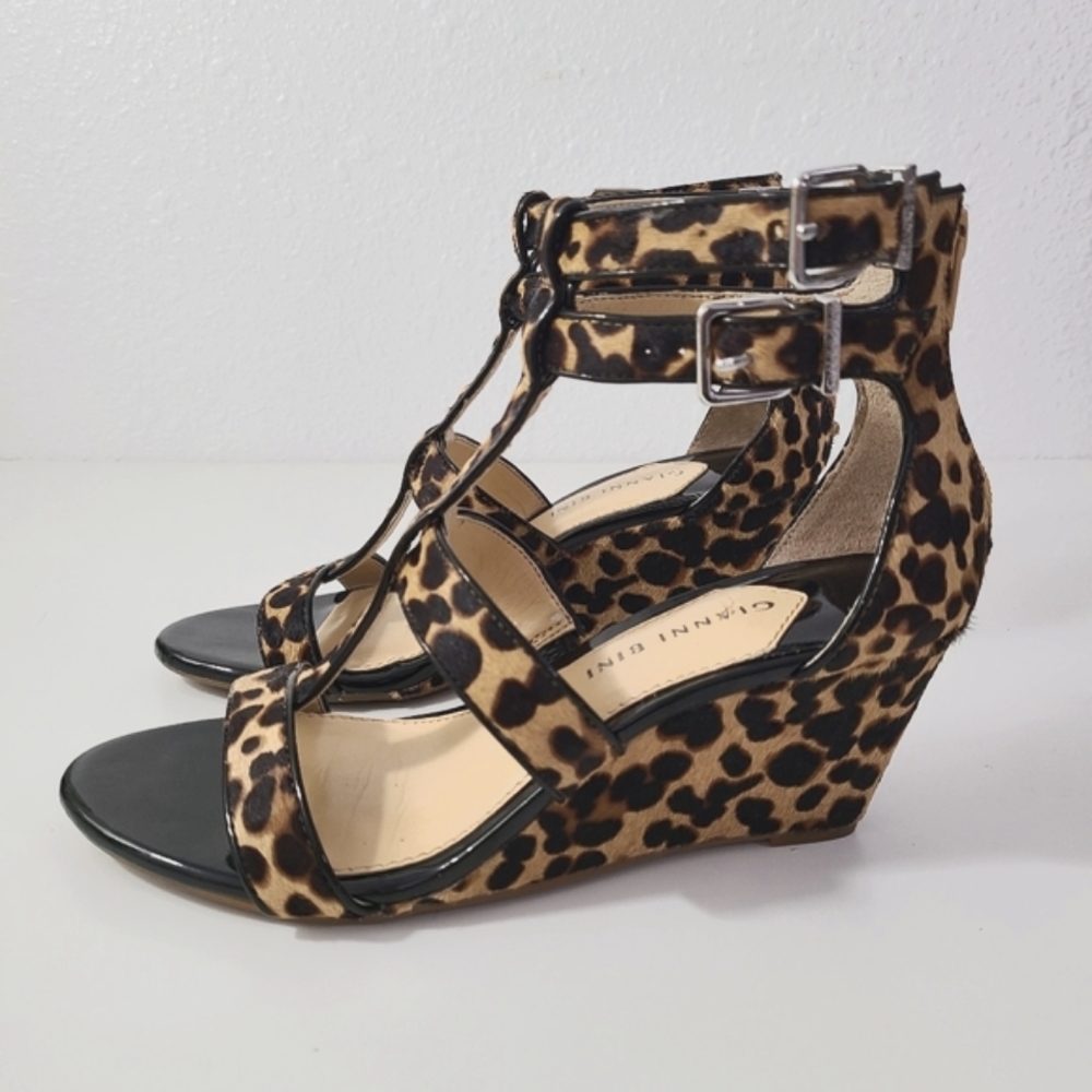 Gianni Bini calf hair fur cheetah animal print wedge sandals size 7M